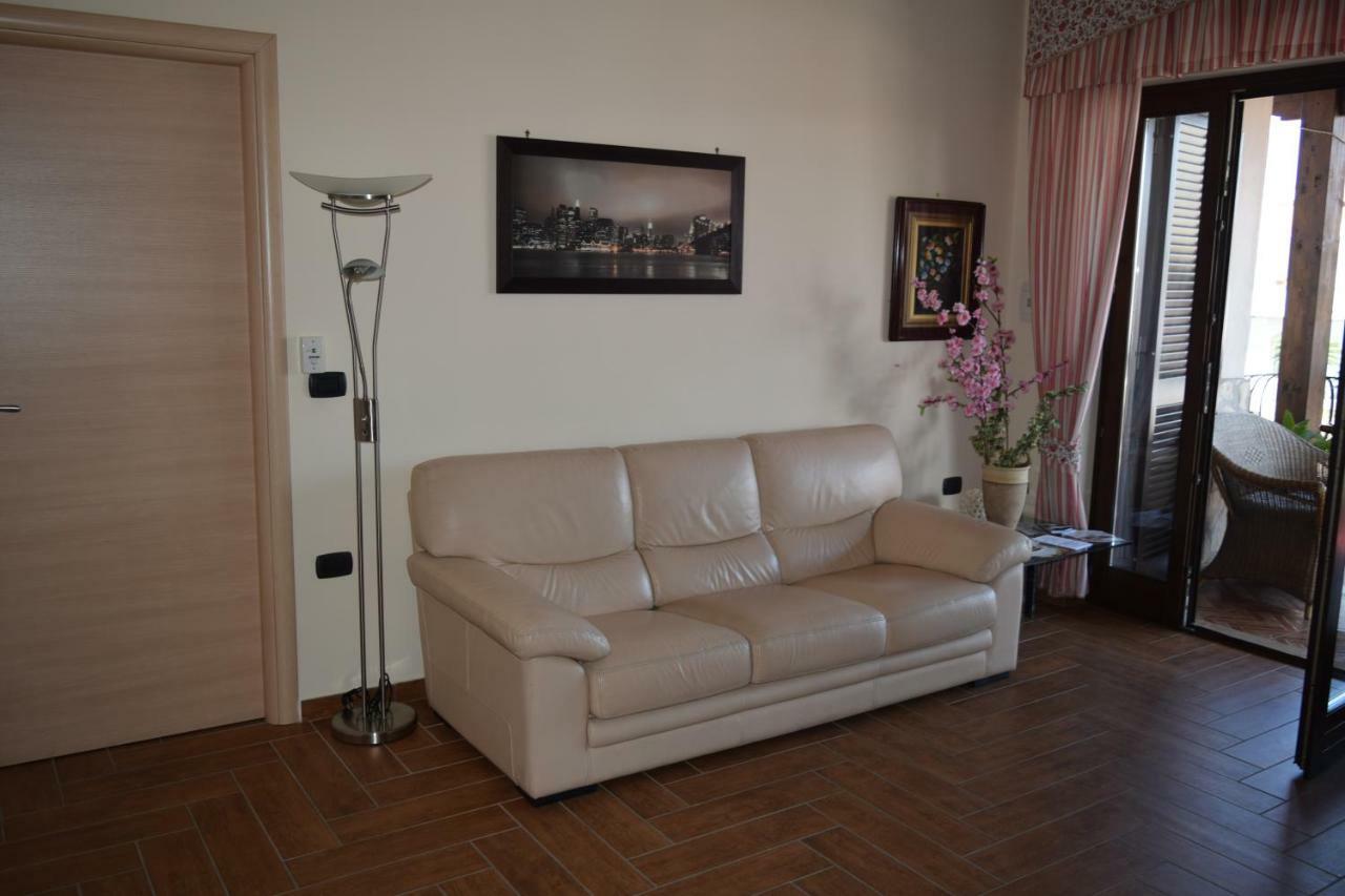 Bed and Breakfast Bed &Breakfast Pinetamare Castel Volturno Exterior foto